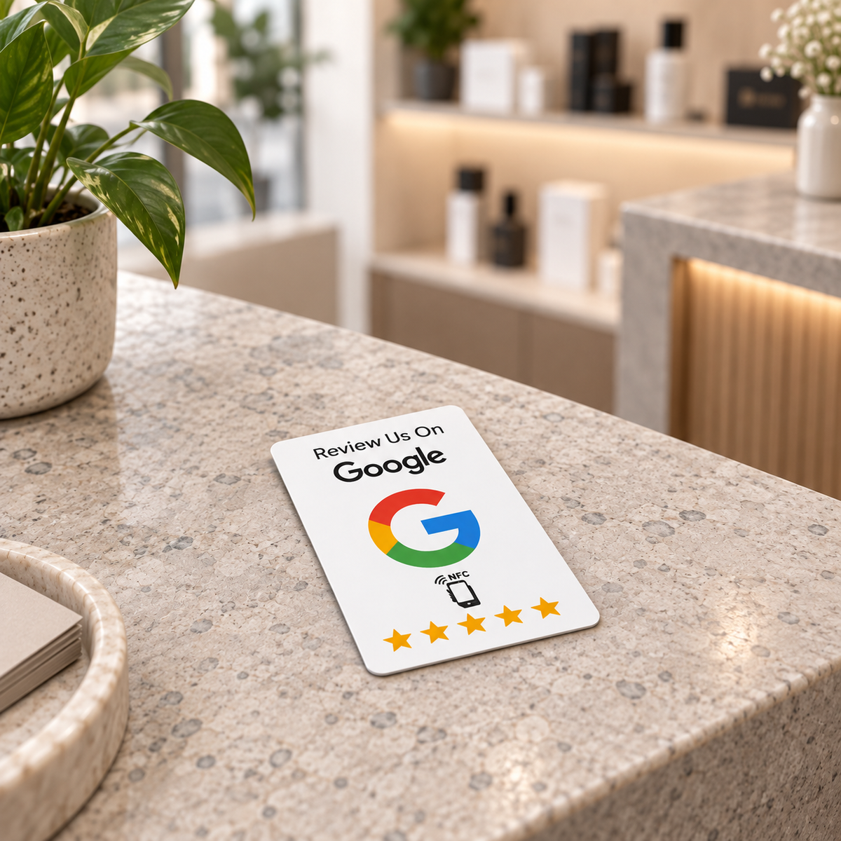 Mockup de tarjeta Scanfetch sobre mostrador de tienda